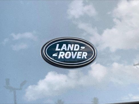 Used 2024 Land Rover Defender 110 S image 9