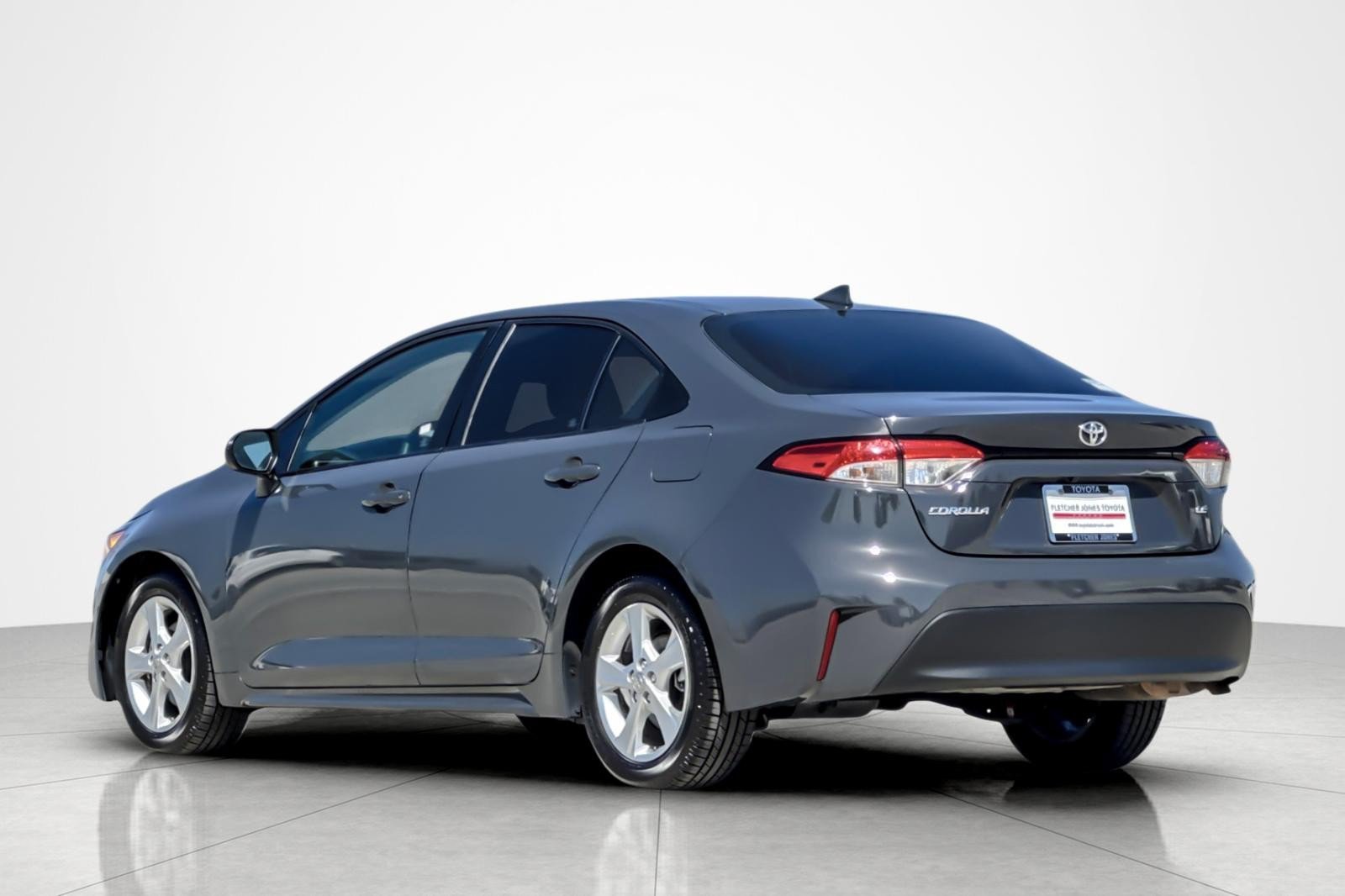 Used 2023 Toyota Corolla LE FWD image 3