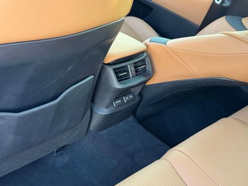 Certified 2024 Lexus ES 350 w/ Premium Package image 27