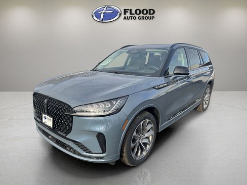New 2026 Lincoln Aviator AWD image 3