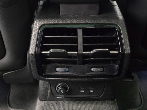 Certified 2025 Audi Q3 2.0T Premium w/ Convenience Package image 18