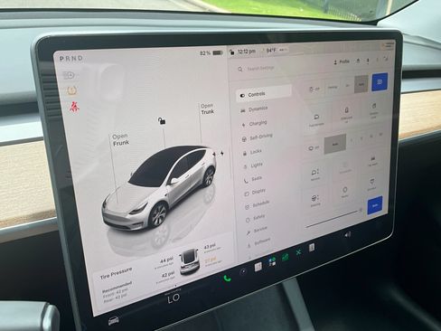 Used 2023 Tesla Model Y Long Range AWD/4WD image 25