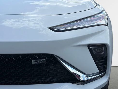 New 2026 Buick Envista Sport Touring image 9