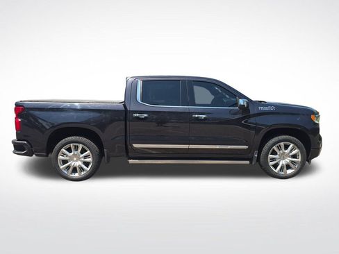 Used 2023 Chevrolet Silverado 1500 High Country w/ High Country Premium Package AWD/4WD image 8