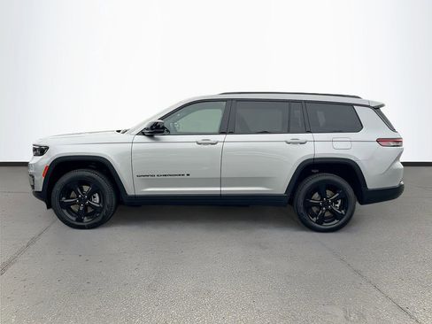 New 2025 Jeep Grand Cherokee L Limited w/ Black Appearance Package RWD image 4