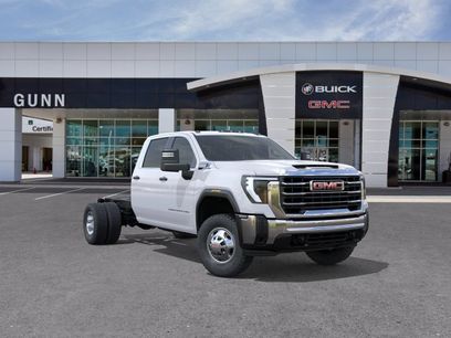 New 2026 GMC Sierra 3500 Pro w/ Convenience Package