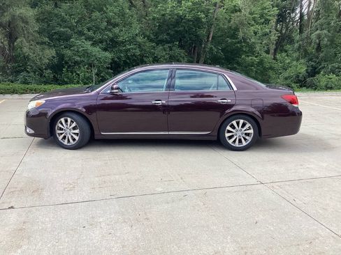Used 2011 Toyota Avalon Limited FWD image 5