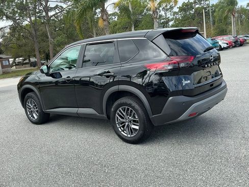 Used 2023 Nissan Rogue S image 4
