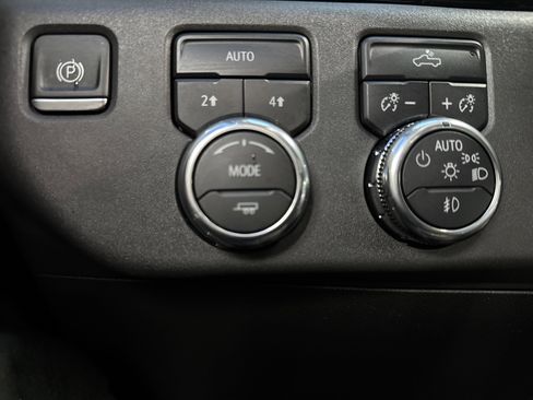 Used 2024 GMC Sierra 1500 Elevation image 18