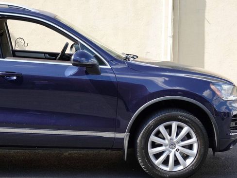 Used 2012 Volkswagen Touareg Sport AWD/4WD image 17