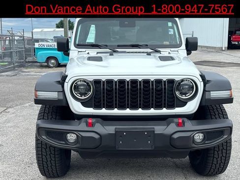 Used 2024 Jeep Wrangler Unlimited Rubicon AWD/4WD image 9