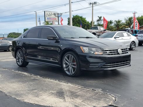 Used 2017 Volkswagen Passat 1.8T R-Line image 5