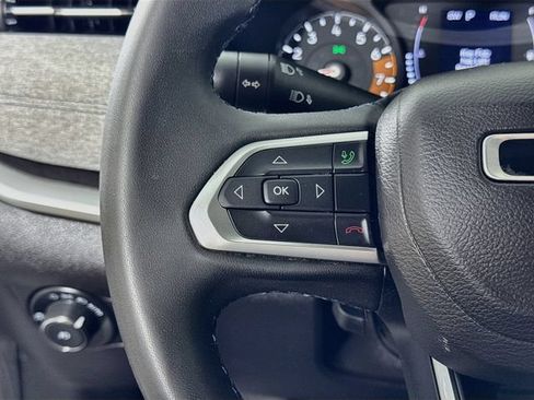 Used 2022 Jeep Compass Latitude w/ Sun and Sound Group AWD/4WD image 17