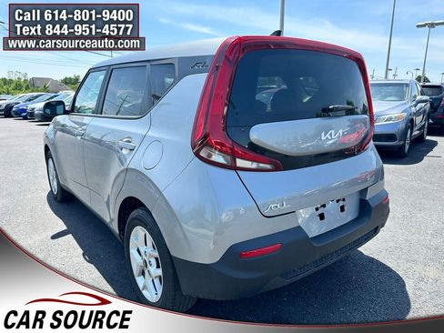 Used 2022 Kia Soul LX w/ Technology Package FWD image 4