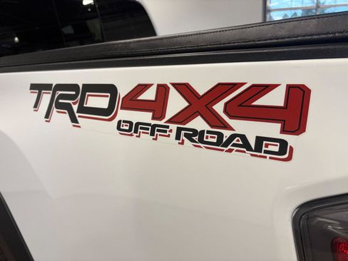 Used 2023 Toyota Tacoma TRD Off-Road w/ Technology Package AWD/4WD image 6