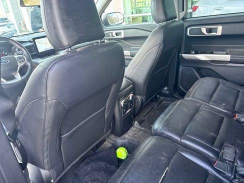 Used 2022 Ford Explorer XLT w/ Equipment Group 202A AWD/4WD image 10