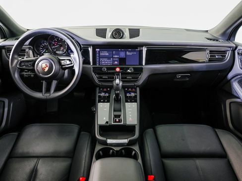 Certified 2025 Porsche Macan image 26
