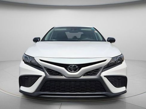 Used 2023 Toyota Camry SE image 9