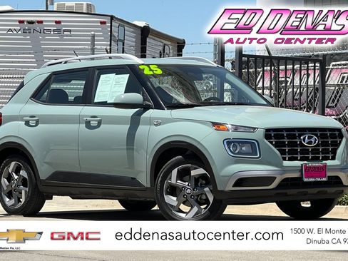 Used 2025 Hyundai Venue SEL FWD image 1