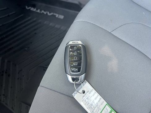 Used 2023 Hyundai Elantra Blue FWD image 31