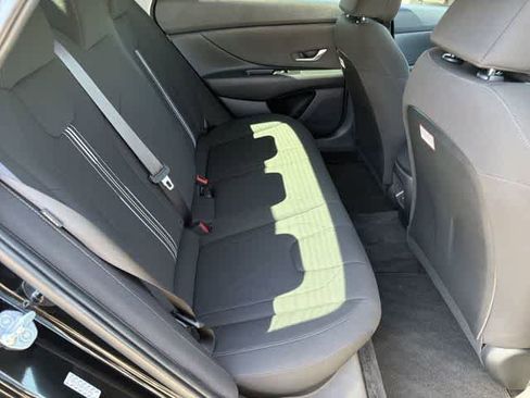 Certified 2024 Hyundai Elantra SEL FWD image 17