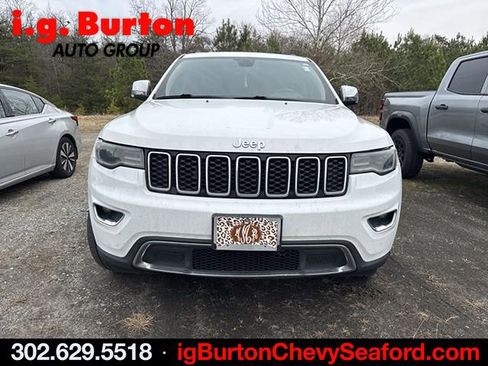 Used 2018 Jeep Grand Cherokee Limited w/ Luxury Group II image 2