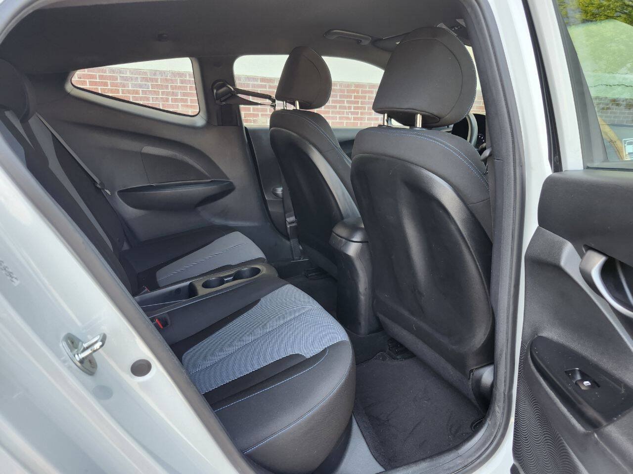 Used 2020 Hyundai Veloster 2.0 FWD image 5