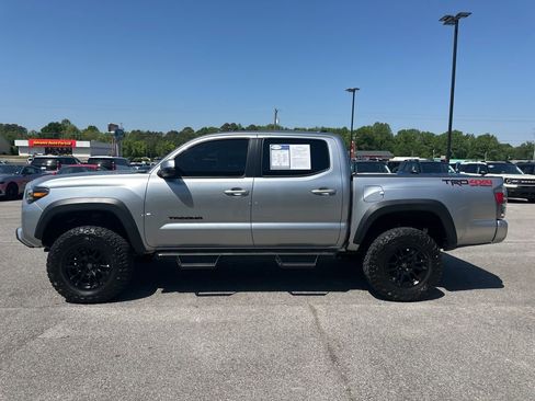Used 2022 Toyota Tacoma TRD Off-Road w/ TRD Premium Off Road Package AWD/4WD image 5