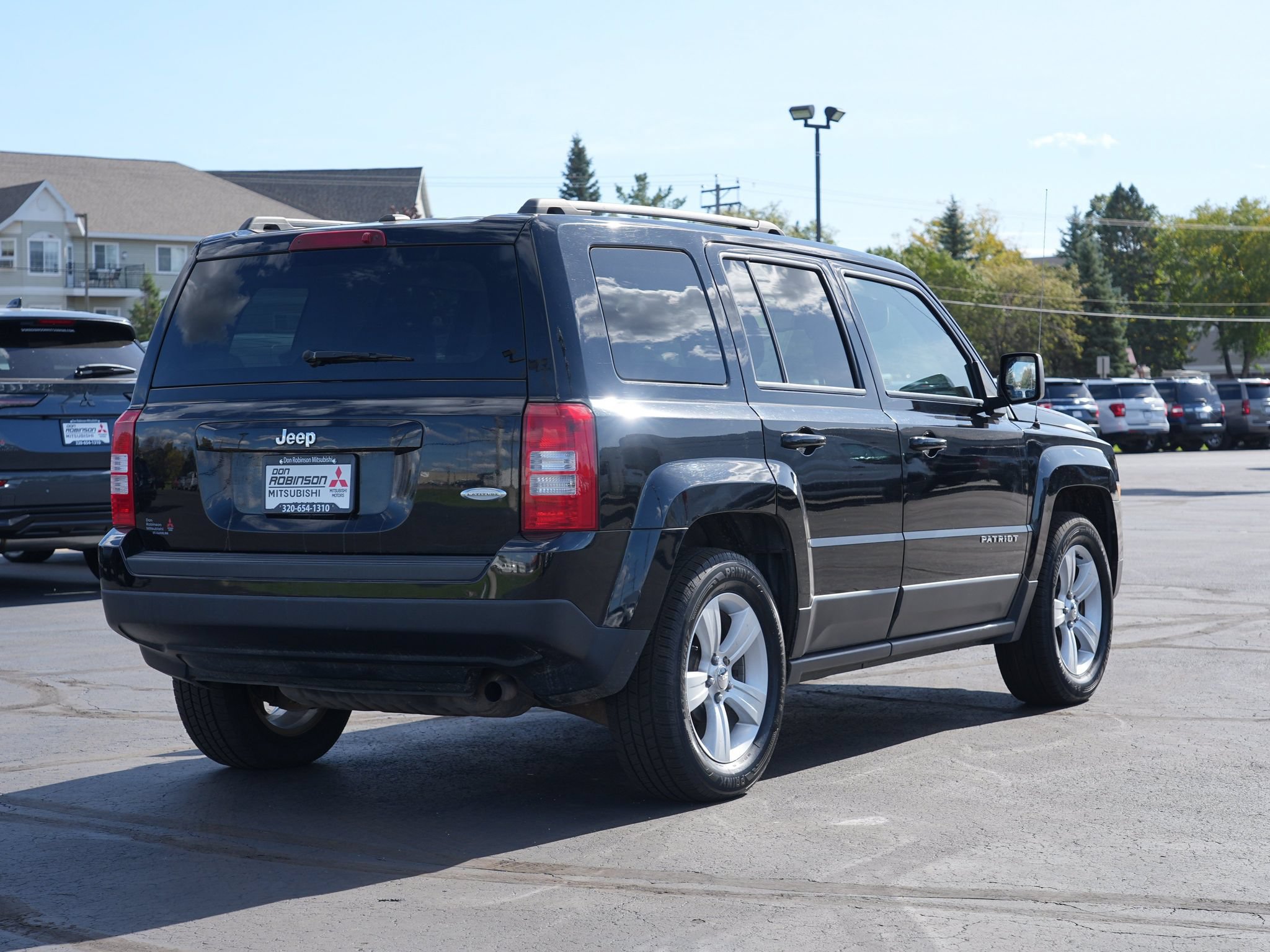 Used 2016 Jeep Patriot Latitude FWD image 3