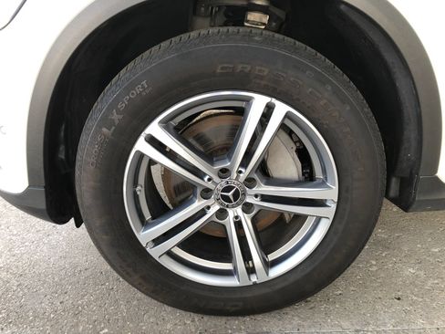 Used 2021 Mercedes-Benz GLC 300 4MATIC image 4