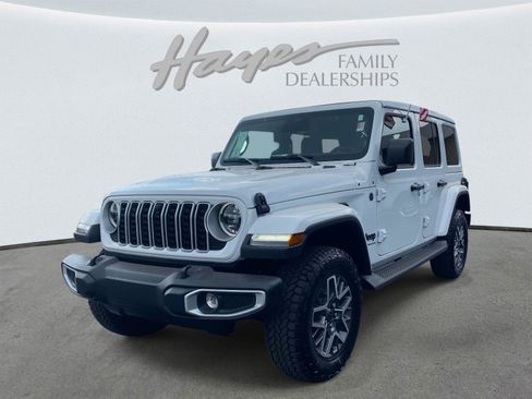 New 2025 Jeep Wrangler Sahara image 24