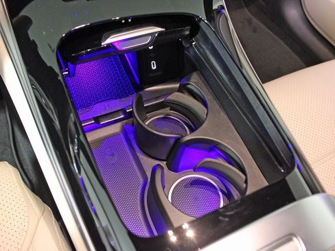 Certified 2025 Mercedes-Benz GLC 300 4MATIC image 25