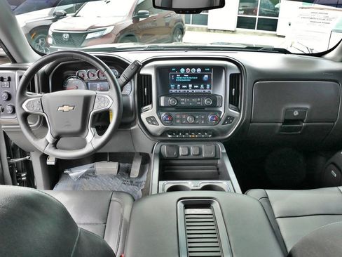 Used 2018 Chevrolet Silverado 1500 LTZ Z71 w/ LTZ Plus Package AWD/4WD image 17