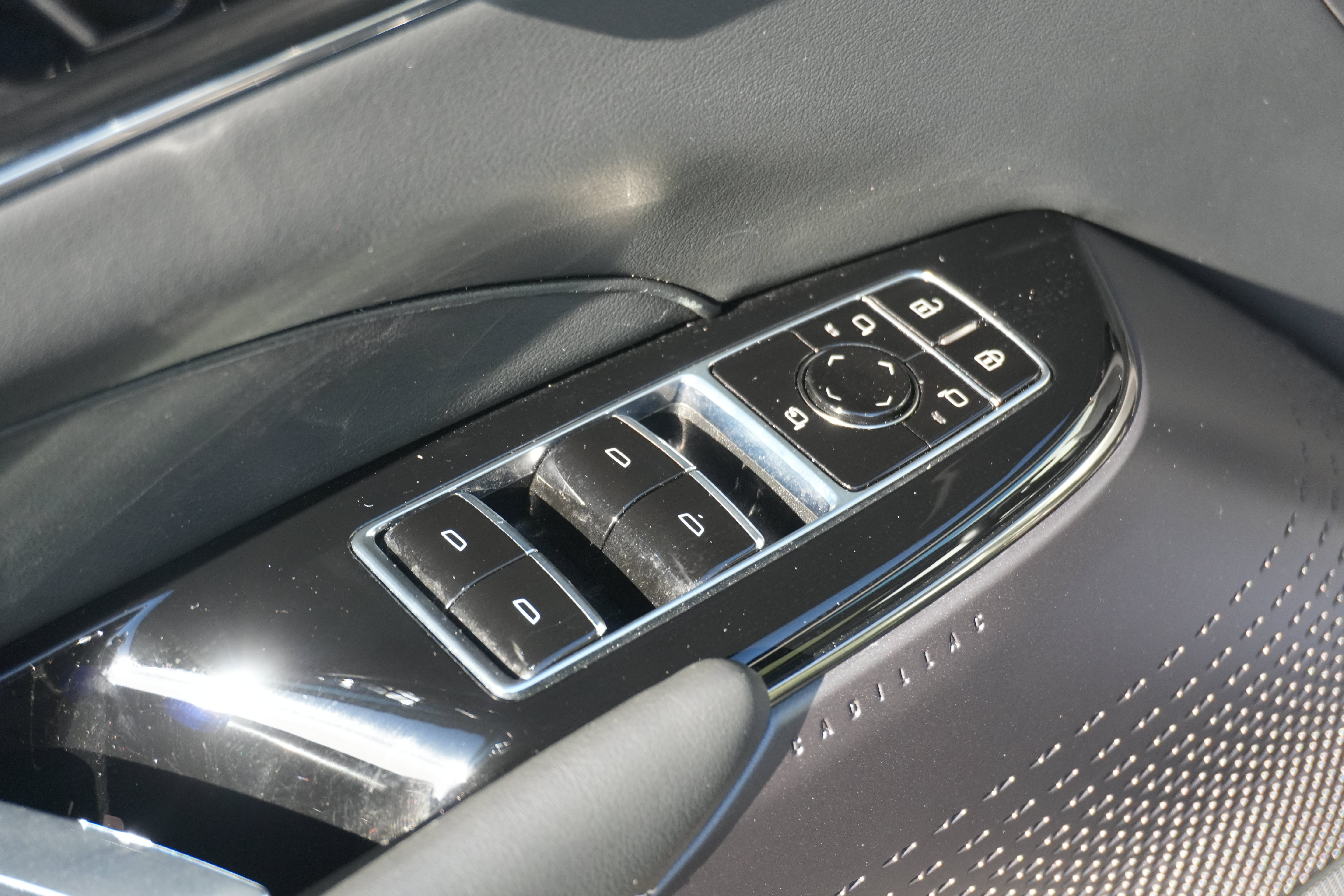 Used 2024 Cadillac Lyriq Sport AWD/4WD image 23