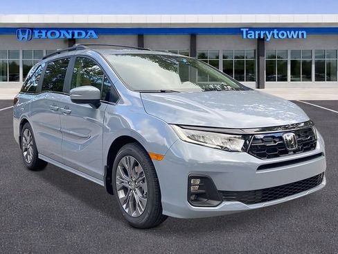 New 2026 Honda Odyssey Touring image 5