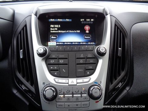 Used 2015 Chevrolet Equinox LT w/ Driver Convenience Package image 11