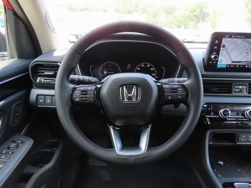 New 2025 Honda Pilot Touring image 19
