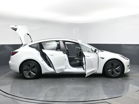 Used 2019 Tesla Model 3 Long Range image 27