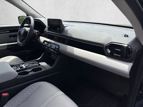 Used 2023 Honda Pilot LX image 23