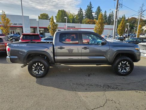 Certified 2023 Toyota Tacoma TRD Off-Road image 2