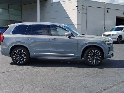 New 2026 Volvo XC90 B6 Plus image 2