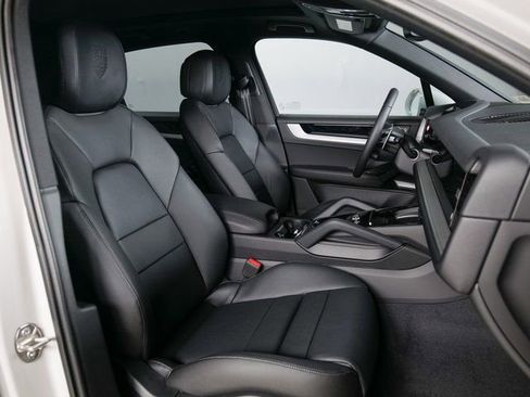 New 2026 Porsche Cayenne image 11