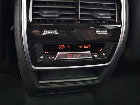 Used 2026 BMW X7 xDrive40i AWD/4WD image 40