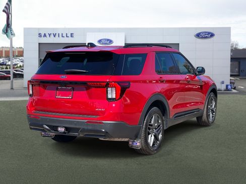 Used 2025 Ford Explorer ST-Line w/ ST-Line Street Pack AWD/4WD image 5