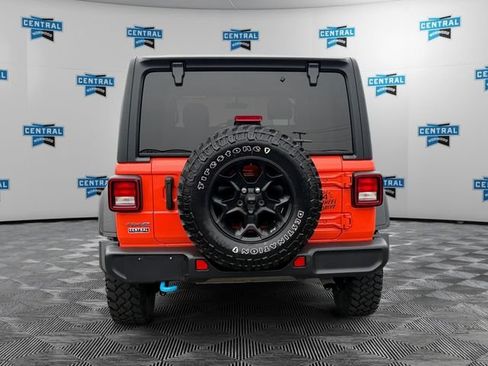 Used 2023 Jeep Wrangler Unlimited w/ Cold Weather Group AWD/4WD image 5