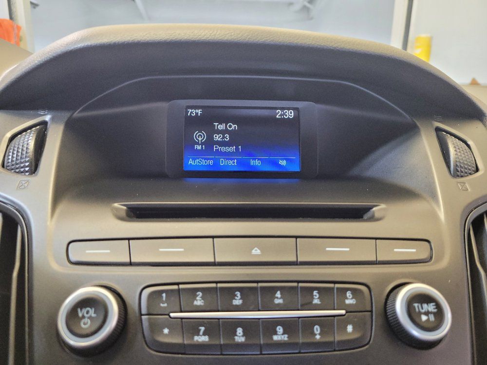 Used 2016 Ford Focus SE FWD image 25