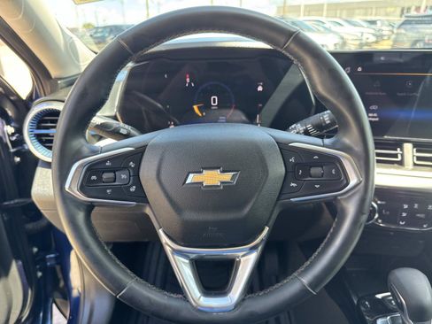 Used 2024 Chevrolet Trax LT w/ Driver Confidence Package FWD image 21