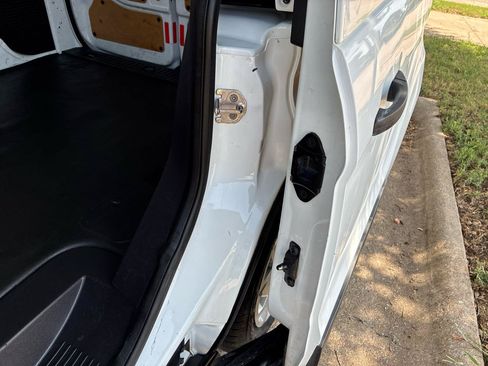 Used 2015 Ford Transit Connect XL FWD image 28