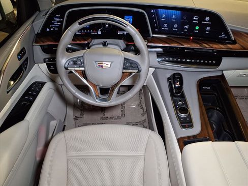 Certified 2024 Cadillac Escalade Premium Luxury Platinum image 18