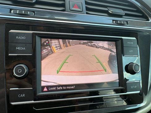 Used 2018 Volkswagen Tiguan S FWD image 18